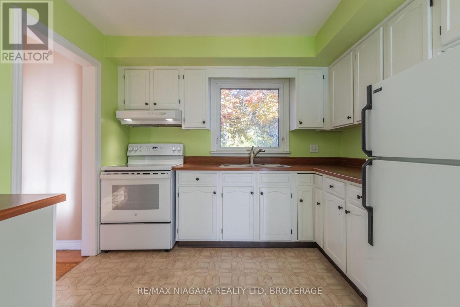 315 Butler Street, Niagara-On-The-Lake, Ontario  L0S 1J0 - Photo 12 - X12555928