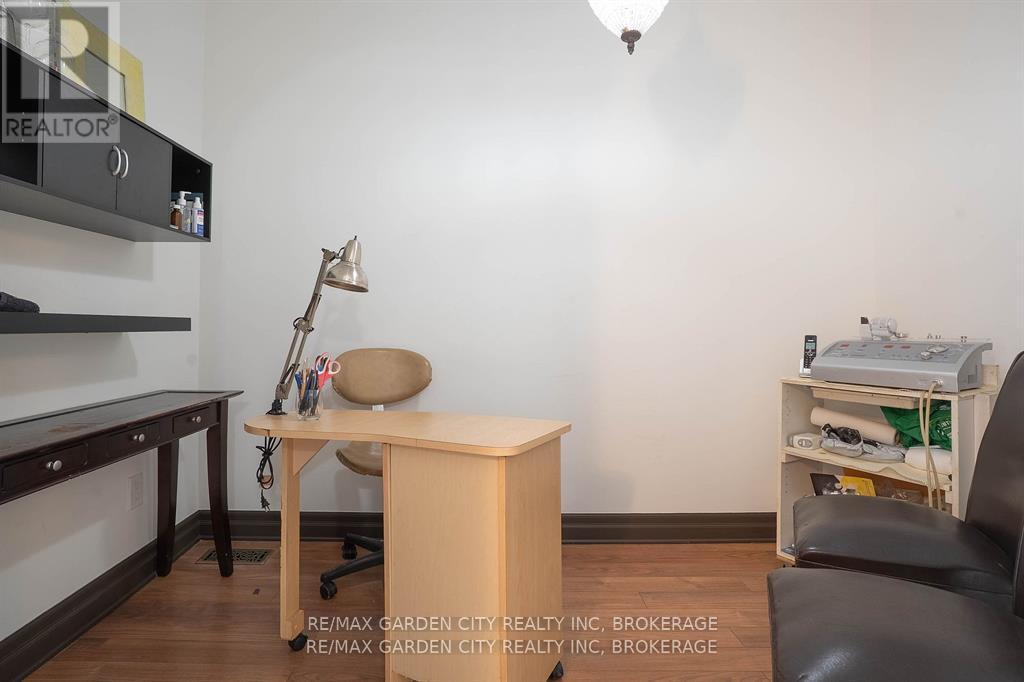 20 St. Paul Street, St. Catharines, Ontario  L2R 3M2 - Photo 11 - X12556030