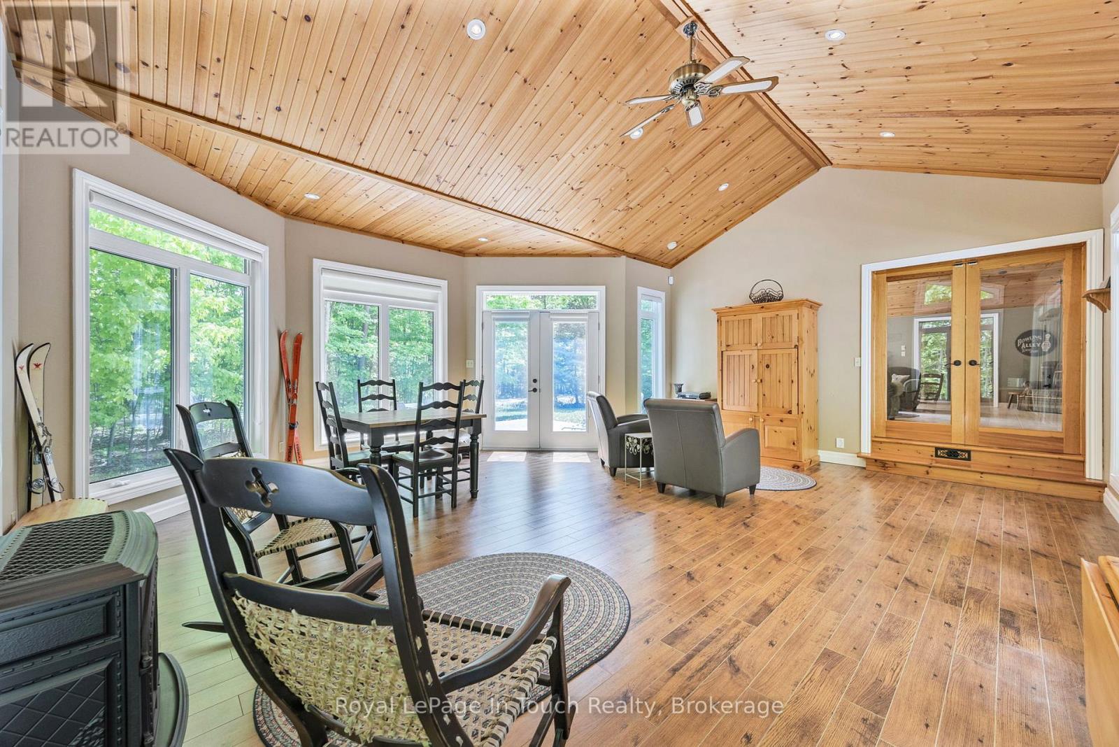 726 Pennorth Drive, Tiny, Ontario  L0L 2J0 - Photo 10 - S12555996