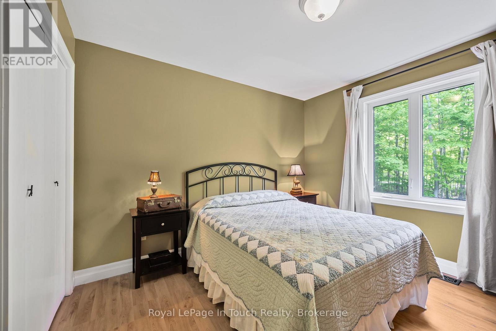 726 Pennorth Drive, Tiny, Ontario  L0L 2J0 - Photo 19 - S12555996