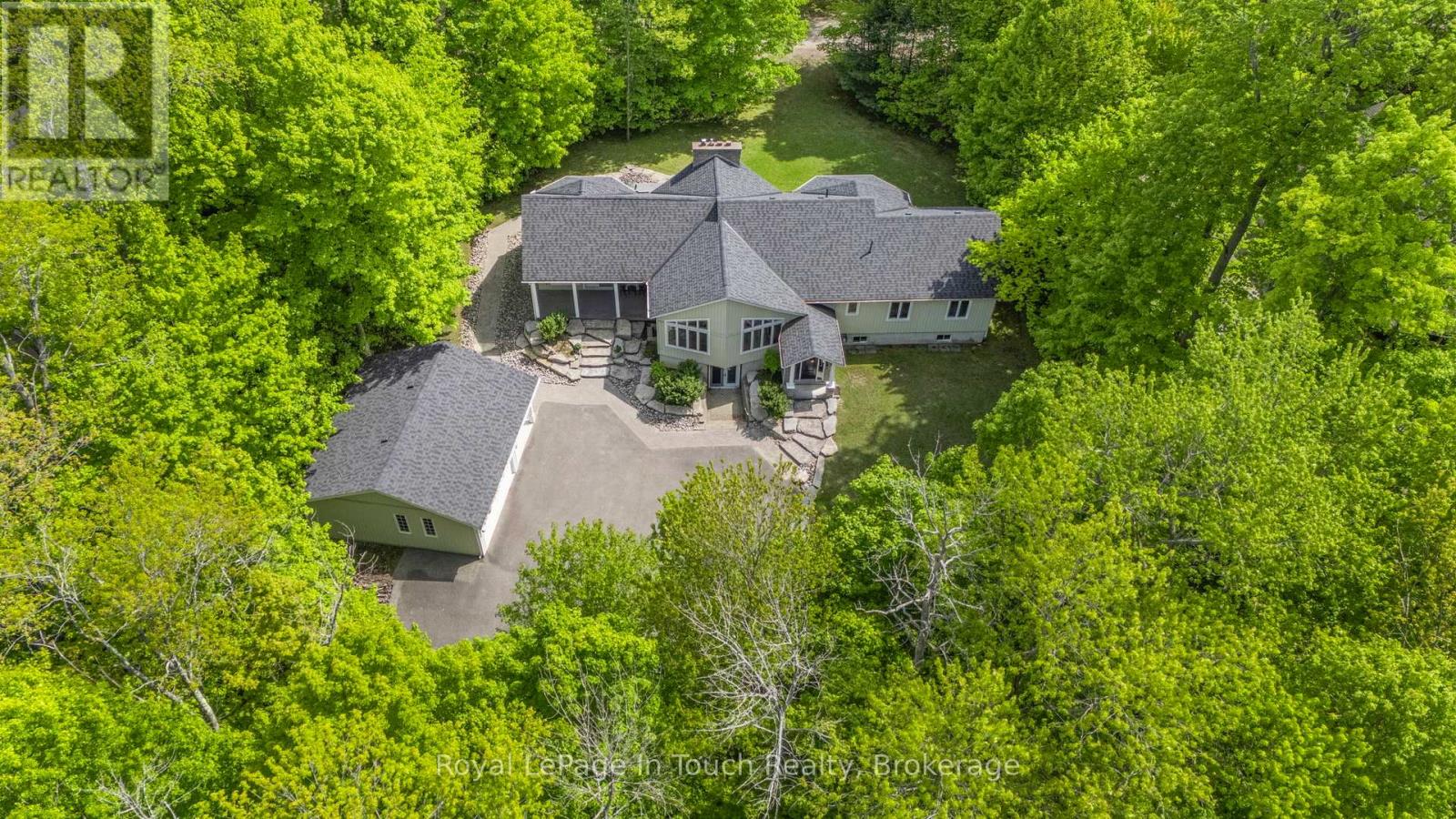 726 Pennorth Drive, Tiny, Ontario  L0L 2J0 - Photo 2 - S12555996