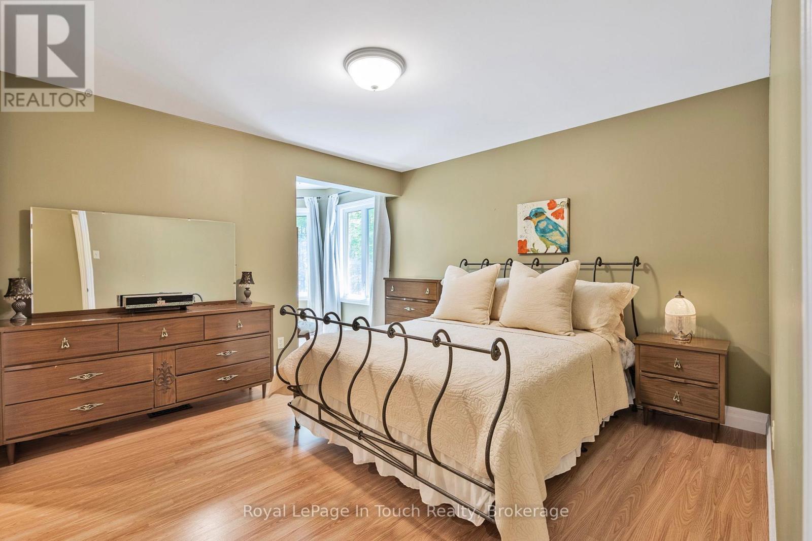 726 Pennorth Drive, Tiny, Ontario  L0L 2J0 - Photo 21 - S12555996