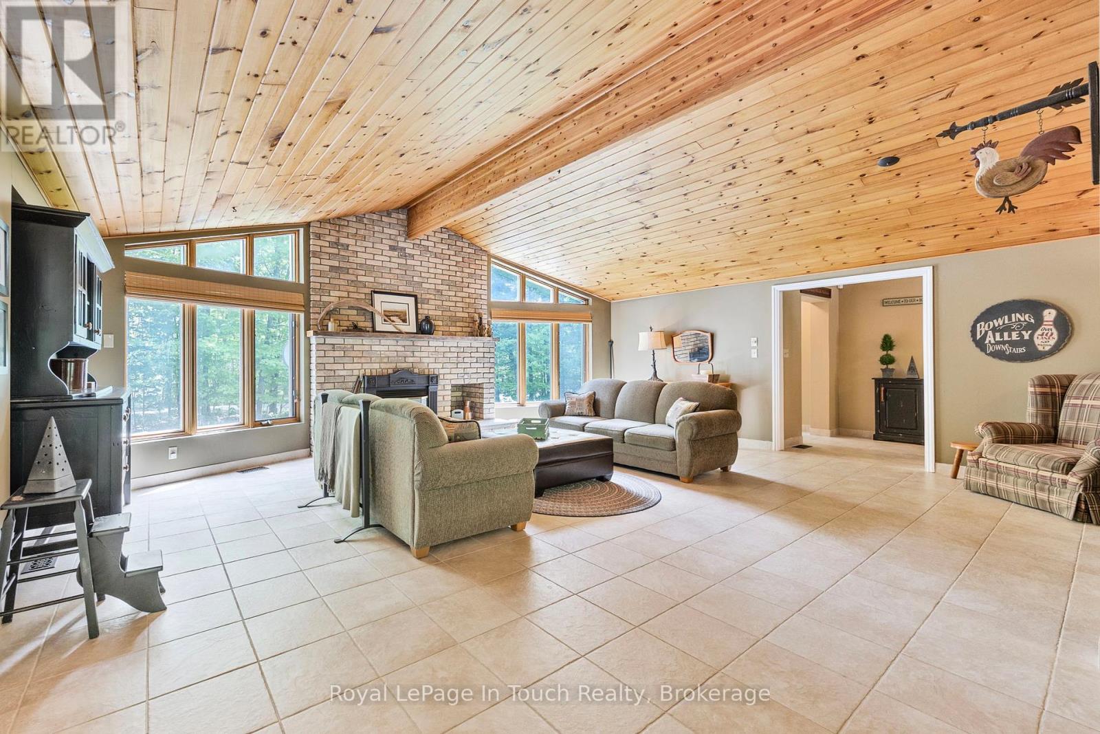 726 Pennorth Drive, Tiny, Ontario  L0L 2J0 - Photo 6 - S12555996