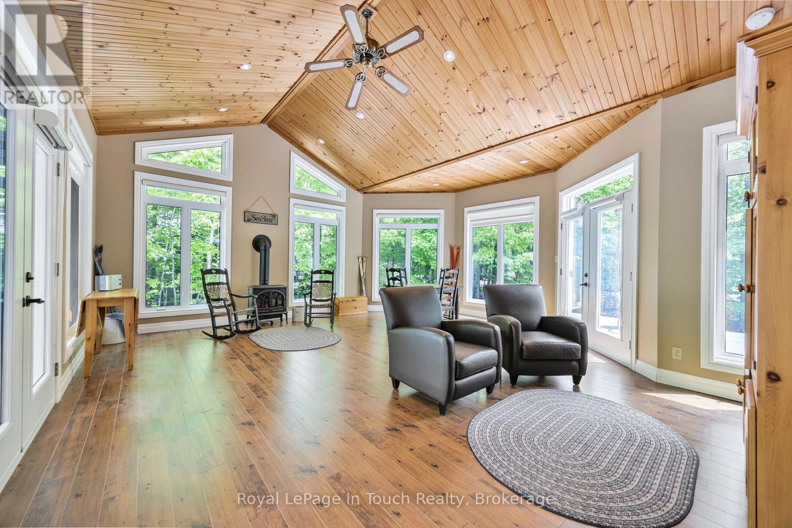 726 Pennorth Drive, Tiny, Ontario  L0L 2J0 - Photo 9 - S12555996