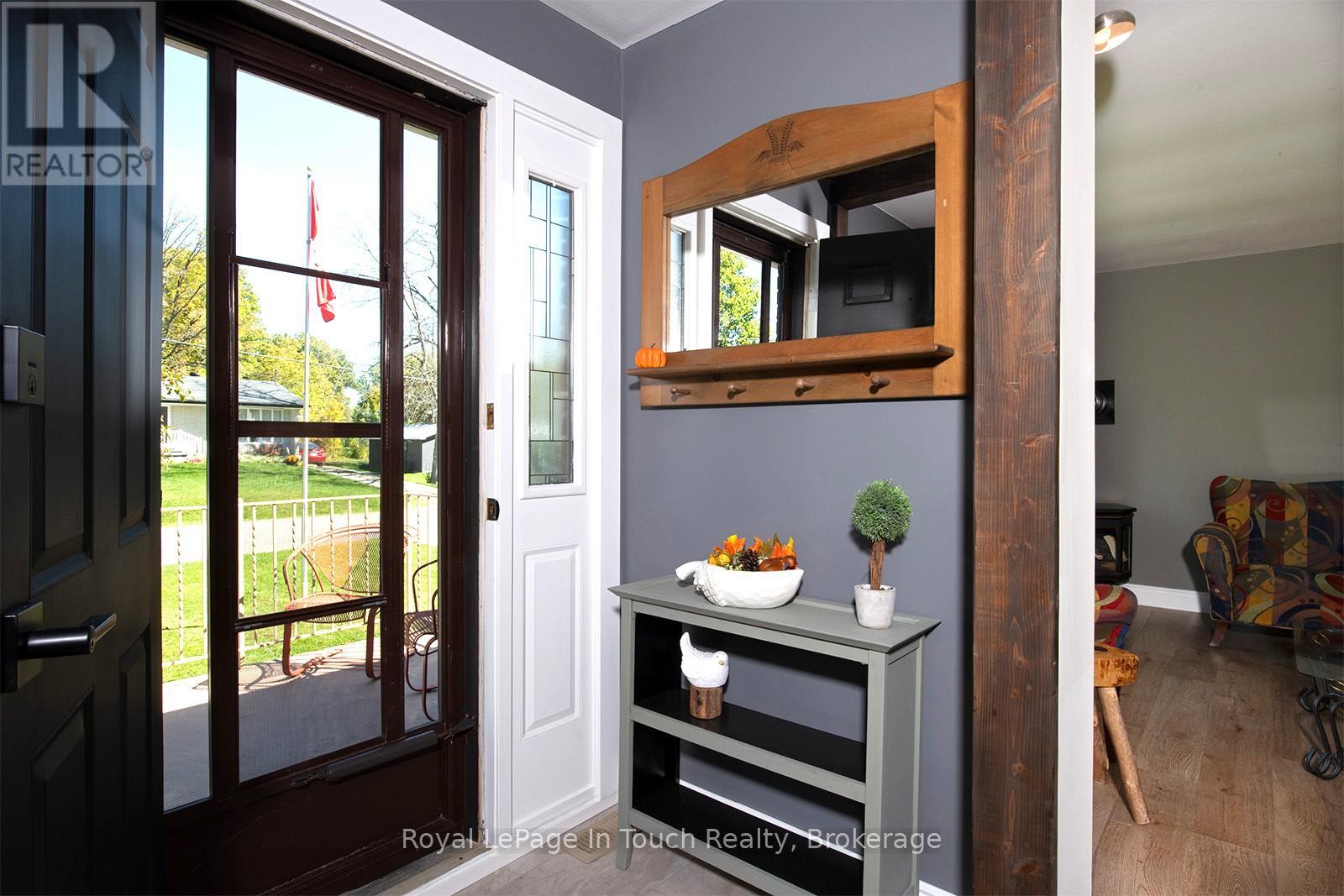 8 Cyril Martin Place, Severn (Coldwater), Ontario  L0K 1E0 - Photo 12 - S12556116