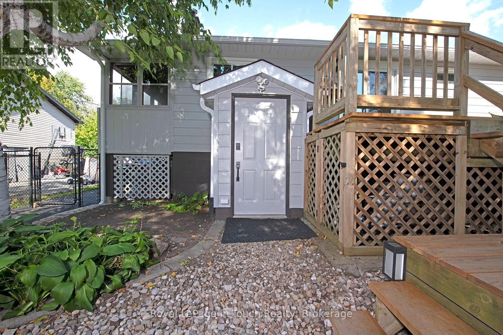 8 Cyril Martin Place, Severn (Coldwater), Ontario  L0K 1E0 - Photo 9 - S12556116