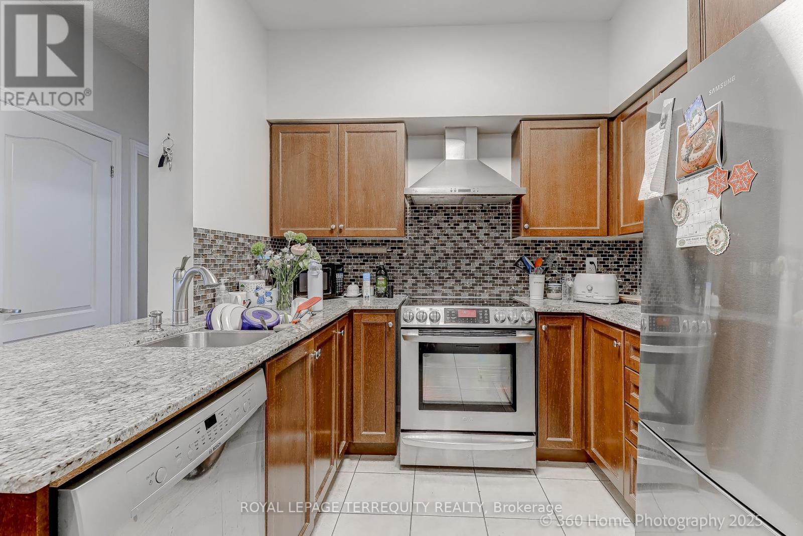802-Unfrn - 2772 Keele Street, Toronto, Ontario  M3M 0A3 - Photo 11 - W12555822