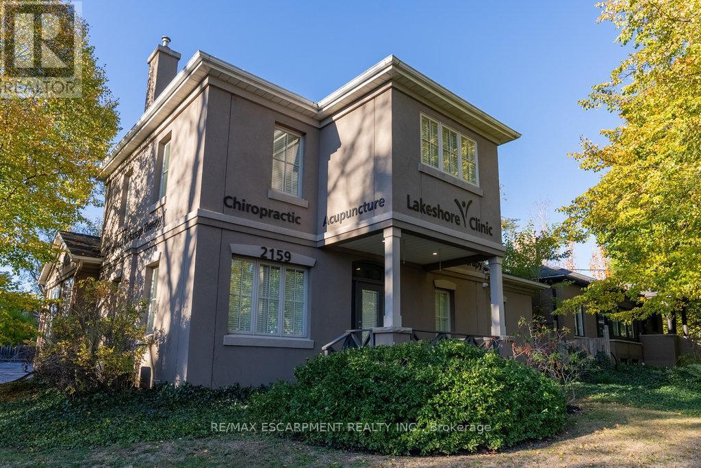 2159 Lakeshore Road, Burlington, Ontario  L7R 1A5 - Photo 1 - W12555824