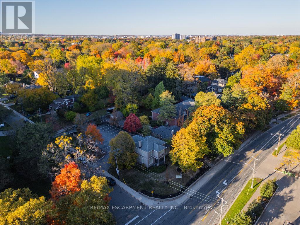 2159 Lakeshore Road, Burlington, Ontario  L7R 1A5 - Photo 18 - W12555824