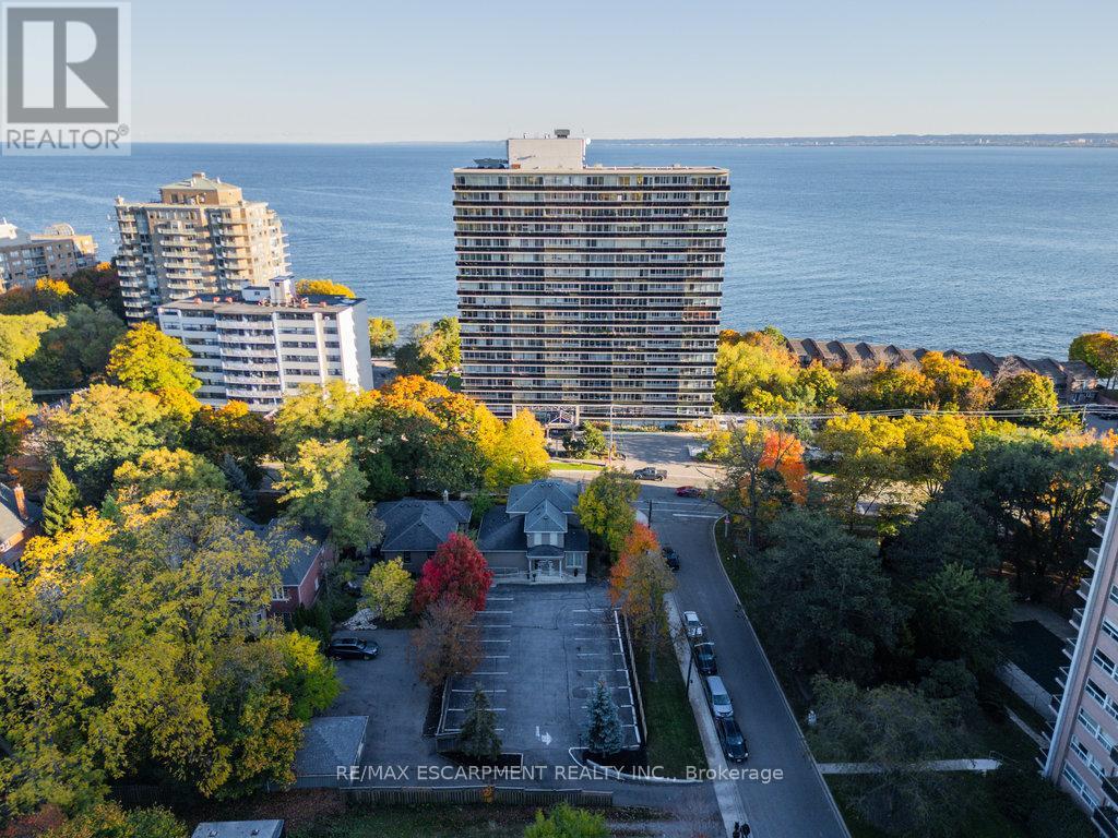 2159 Lakeshore Road, Burlington, Ontario  L7R 1A5 - Photo 19 - W12555824