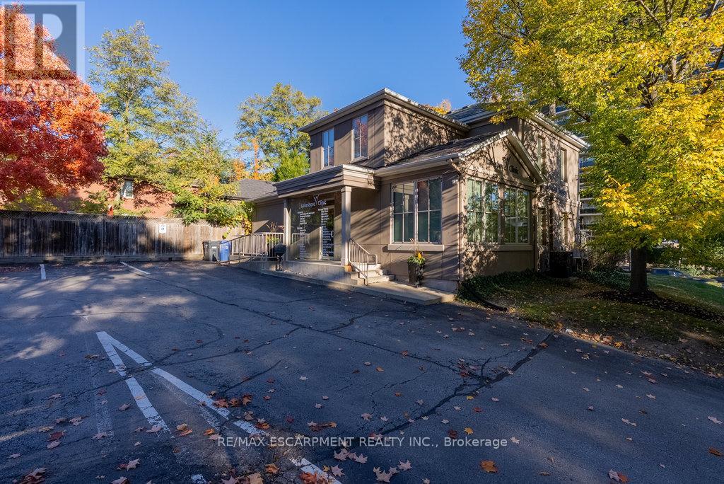 2159 Lakeshore Road, Burlington, Ontario  L7R 1A5 - Photo 3 - W12555824