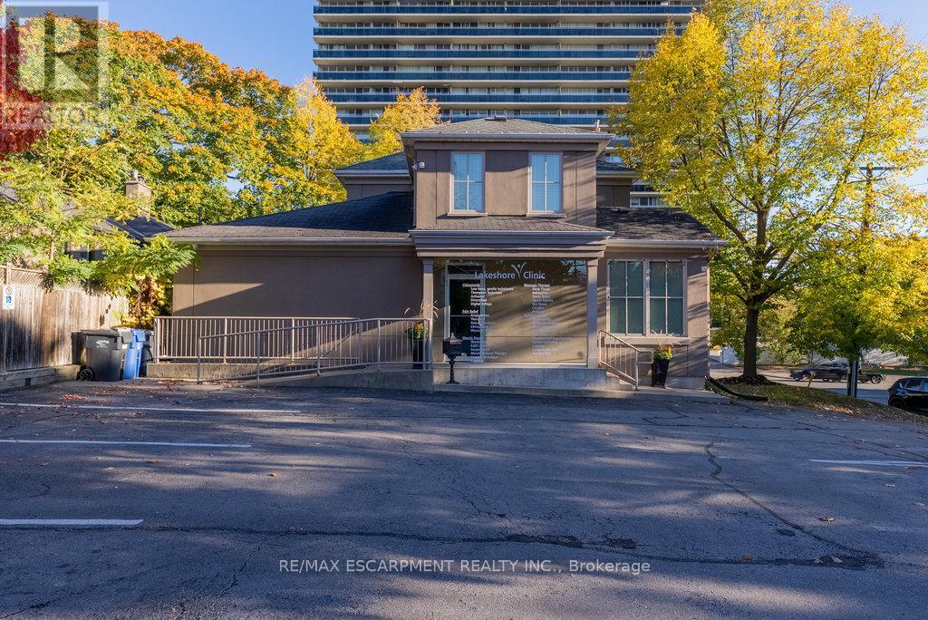 2159 Lakeshore Road, Burlington, Ontario  L7R 1A5 - Photo 7 - W12555824
