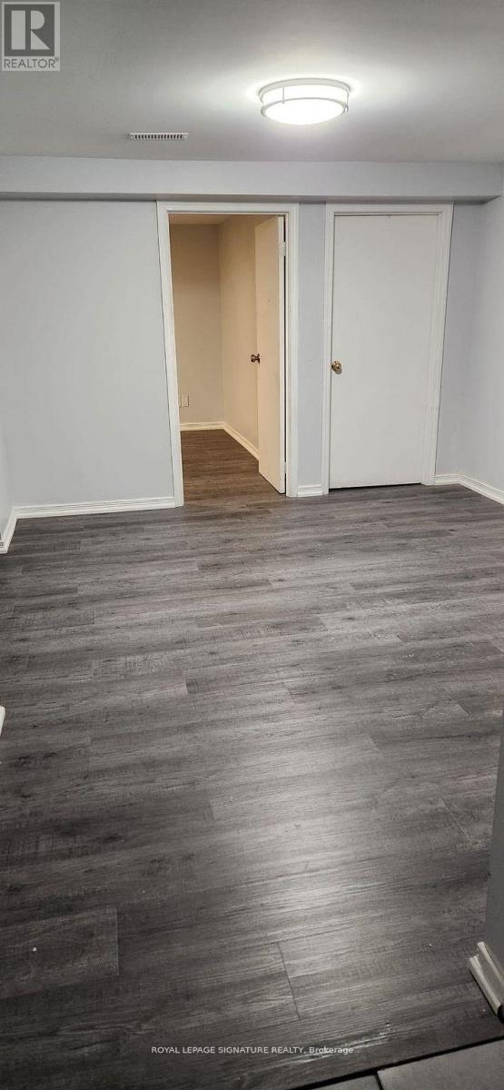 Lower - 3443 Queenston Drive, Mississauga, Ontario  L5C 2G5 - Photo 10 - W12555838