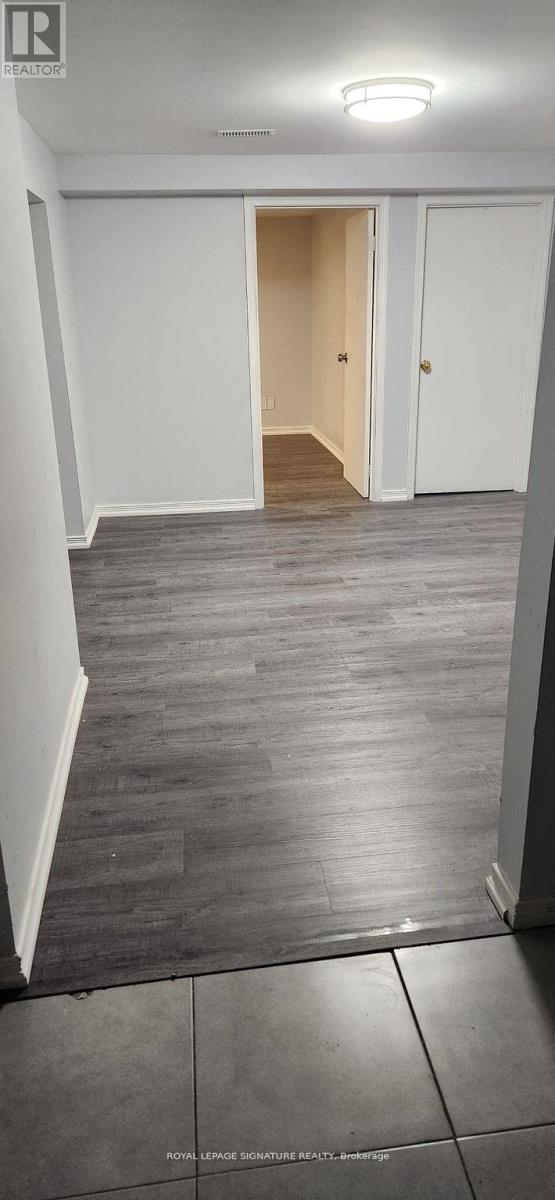 Lower - 3443 Queenston Drive, Mississauga, Ontario  L5C 2G5 - Photo 12 - W12555838