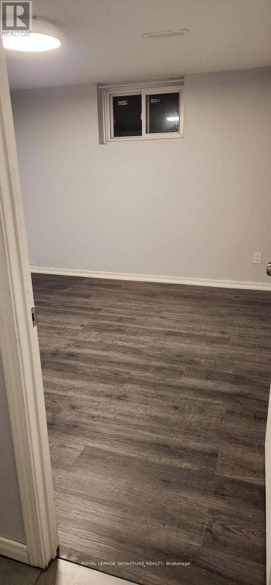 Lower - 3443 Queenston Drive, Mississauga, Ontario  L5C 2G5 - Photo 16 - W12555838