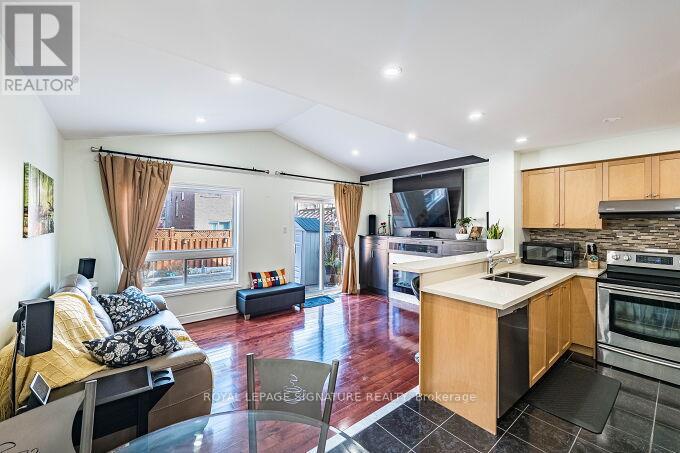 5708 Margarita Crescent, Mississauga, Ontario  L5M 6Y8 - Photo 9 - W12555866