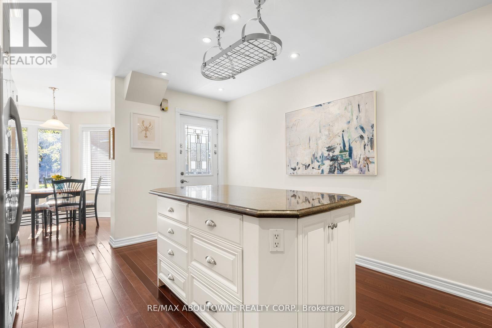 78 - 2205 South Millway, Mississauga, Ontario  L5L 3T2 - Photo 3 - W12555874