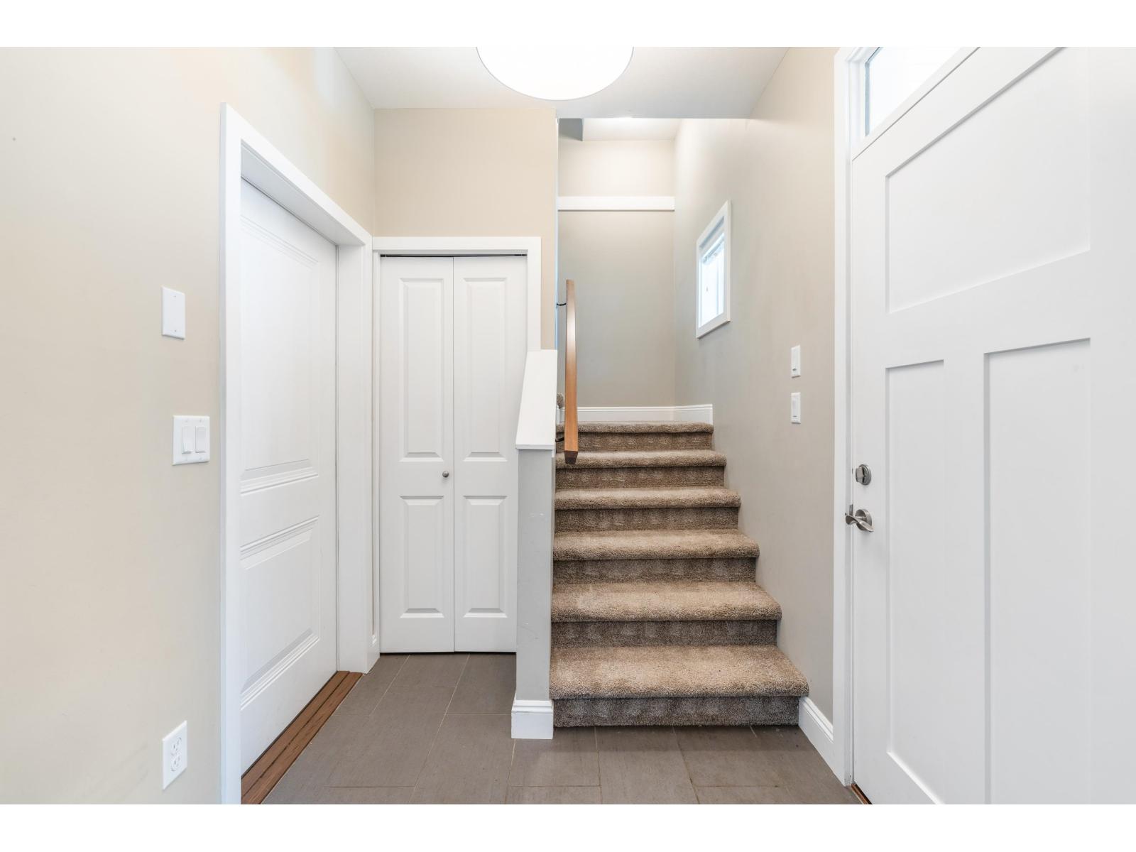 5571 Driftwood Street, Sardis South, Chilliwack, British Columbia  V2R 6A3 - Photo 13 - R3068403