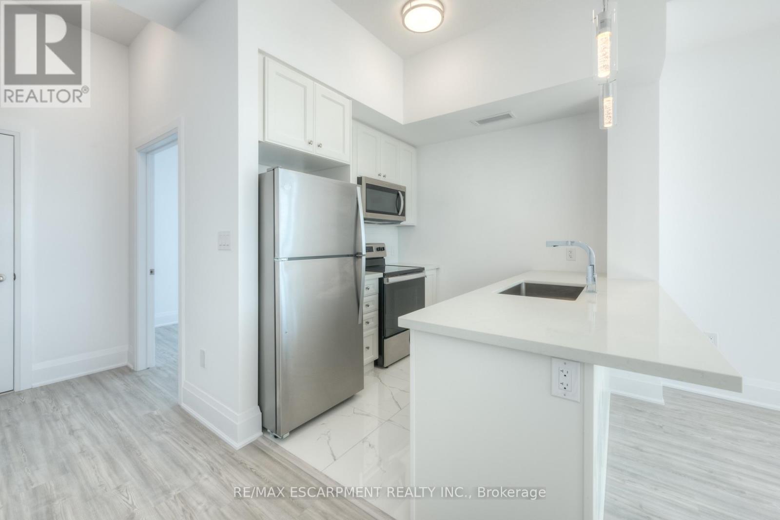 521 - 450 Dundas Street E, Hamilton, Ontario  L8B 1Z2 - Photo 4 - X12555896