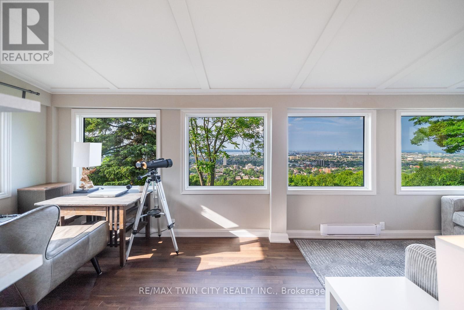 47 Mountain Park Avenue, Hamilton, Ontario  L9A 1A1 - Photo 20 - X12555902