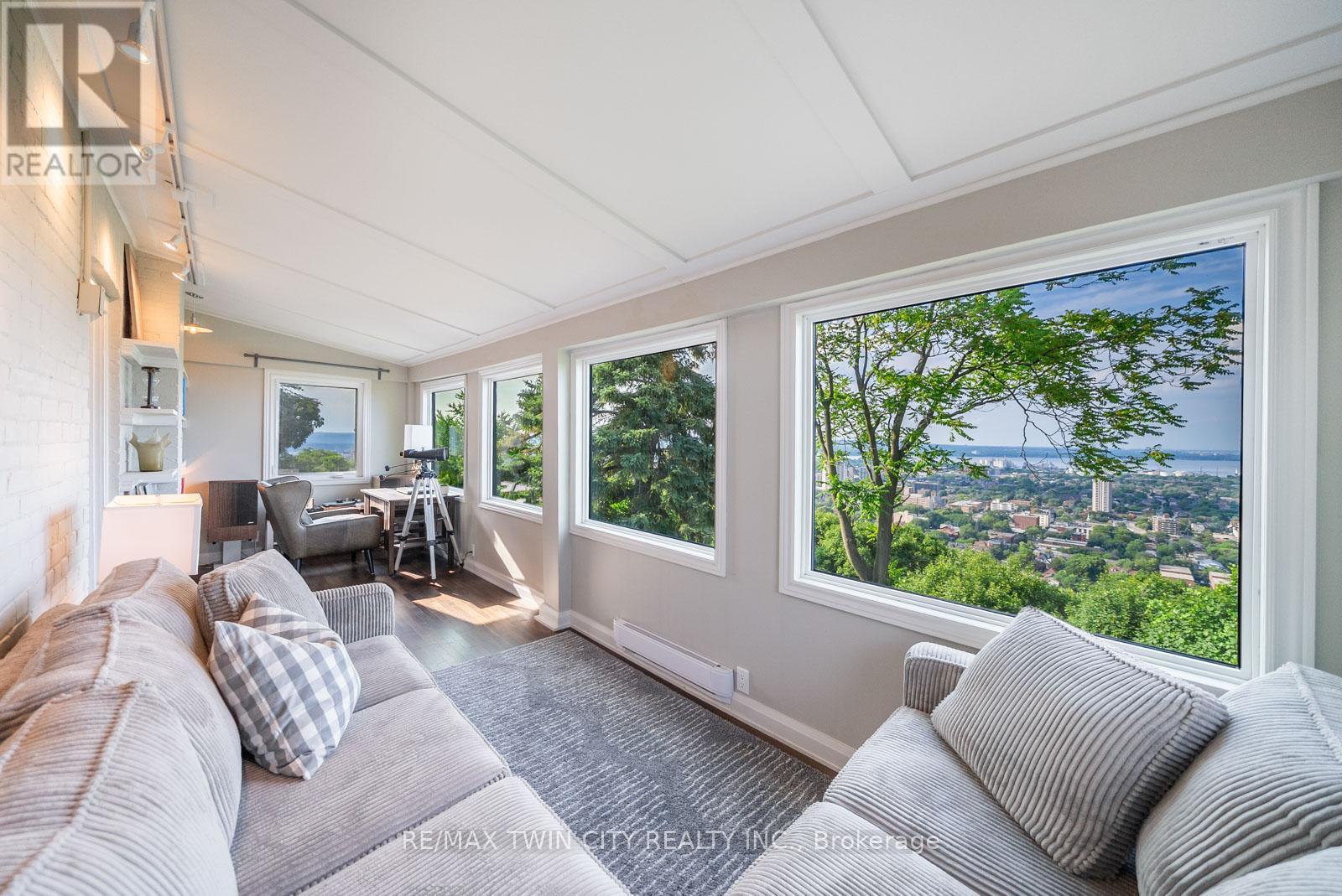 47 Mountain Park Avenue, Hamilton, Ontario  L9A 1A1 - Photo 22 - X12555902