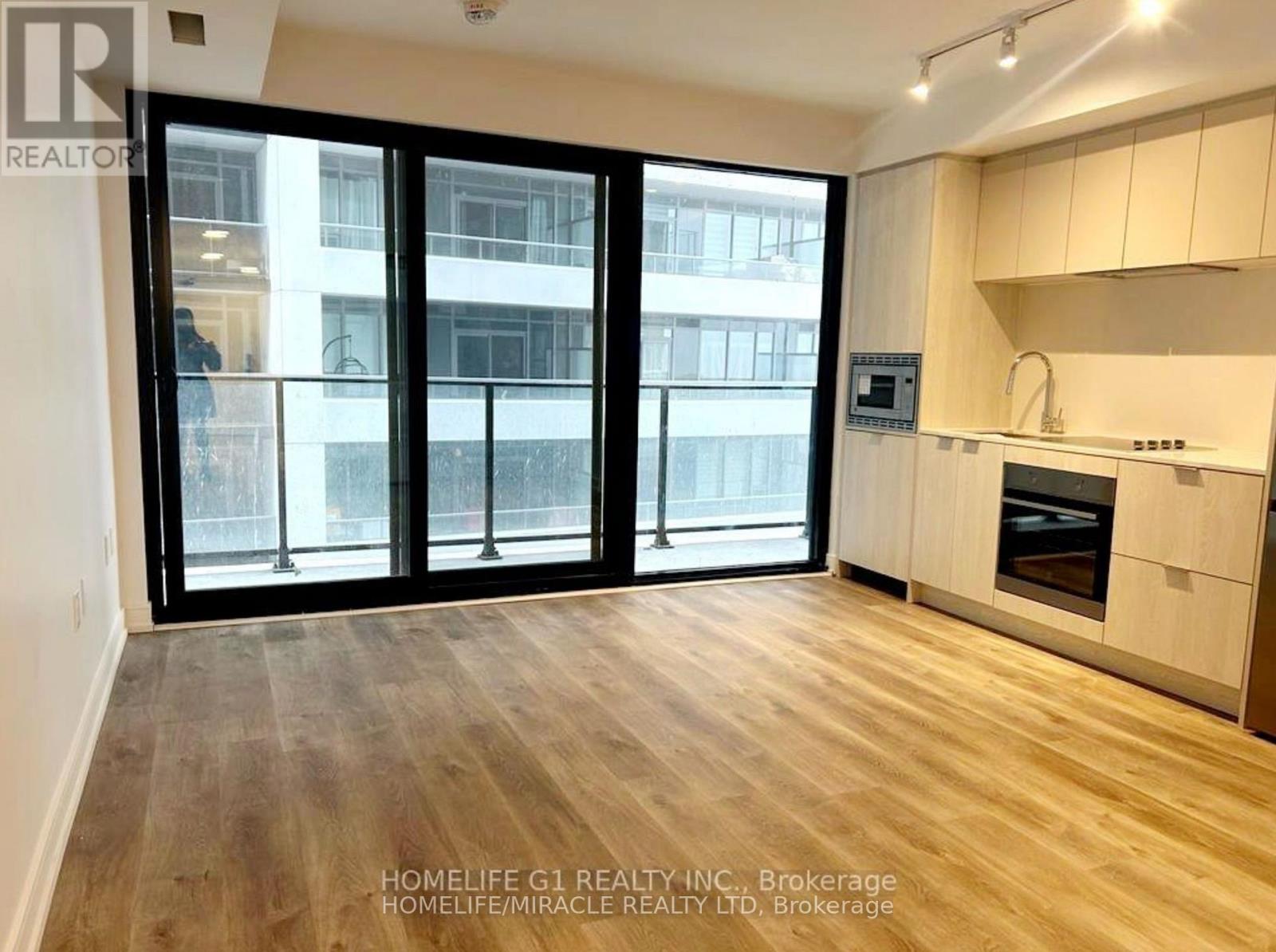 1 Jarvis Street, Hamilton, Ontario  L8R 3J2 - Photo 2 - X12555918