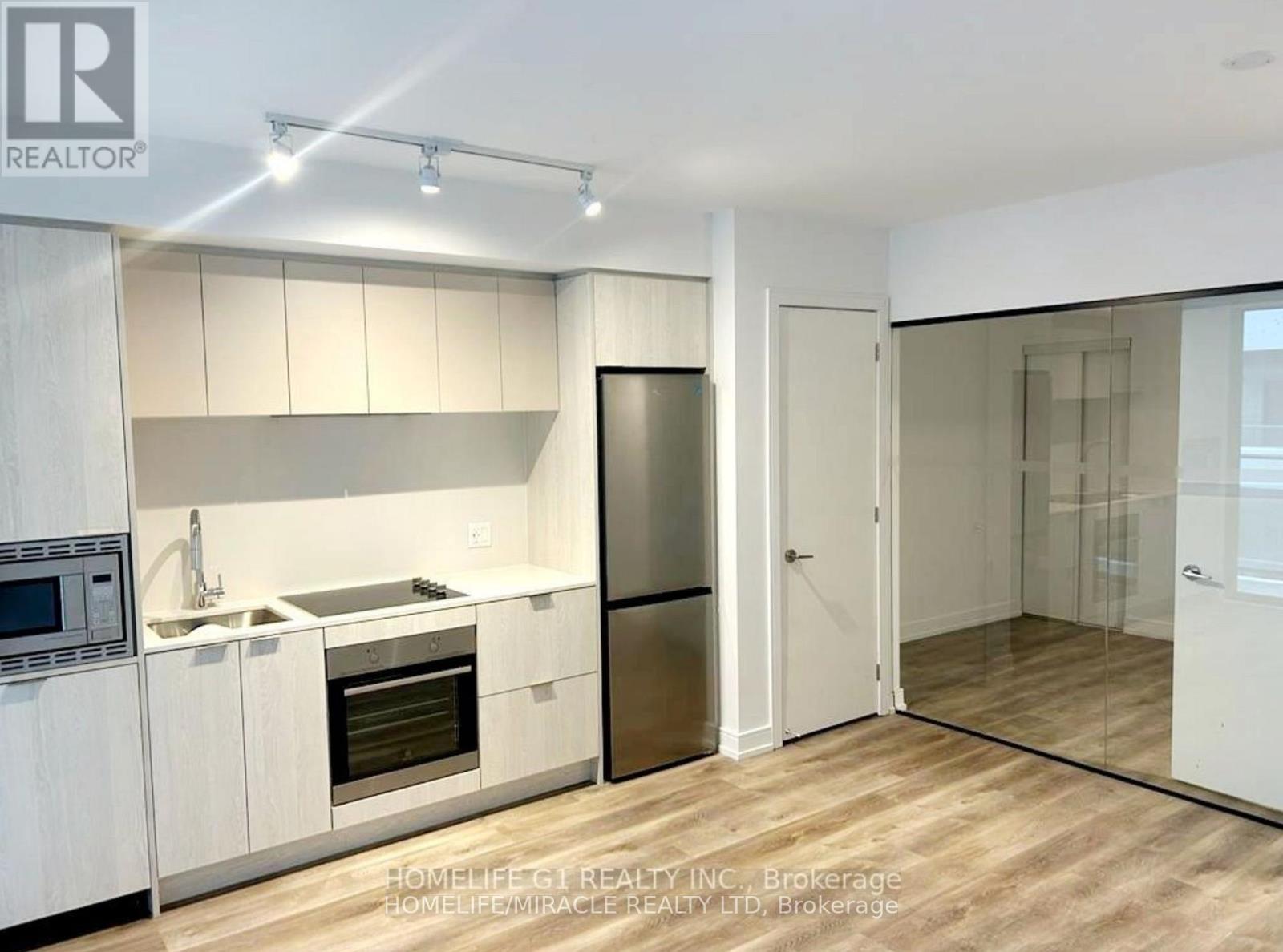 1 Jarvis Street, Hamilton, Ontario  L8R 3J2 - Photo 3 - X12555918