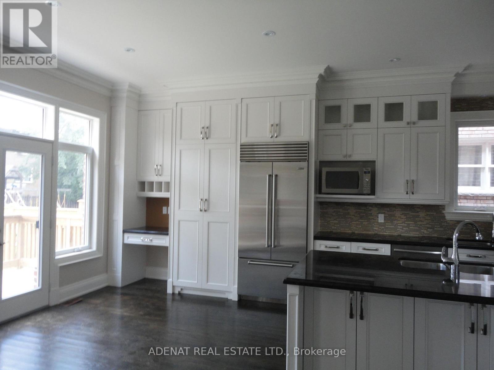 622 Coldstrem Avenue N, Toronto, Ontario M6B 2L2 - Photo 5 - C12555994