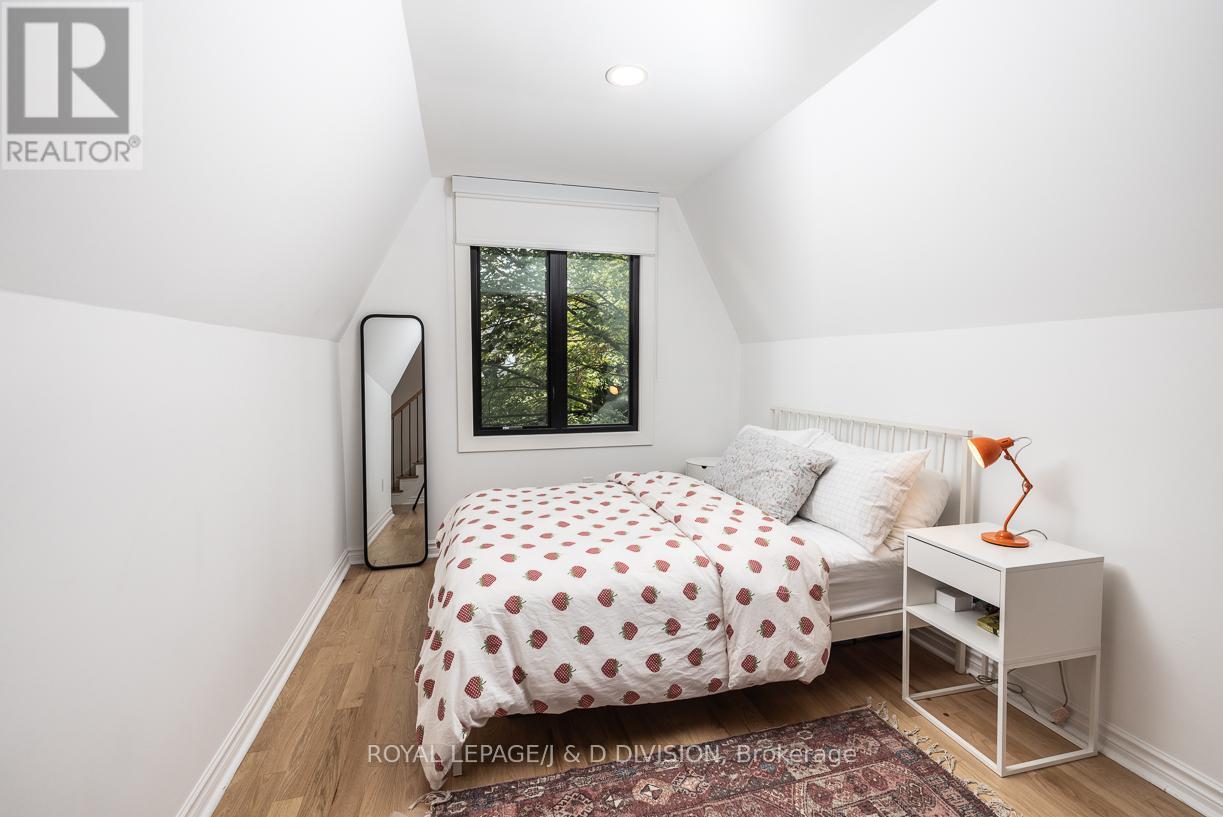 28 Alcorn Avenue, Toronto, Ontario  M4V 1E4 - Photo 18 - C12556092