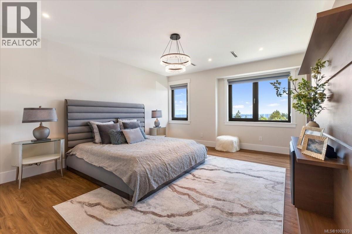 Property at 116 Sharon Pl image 4