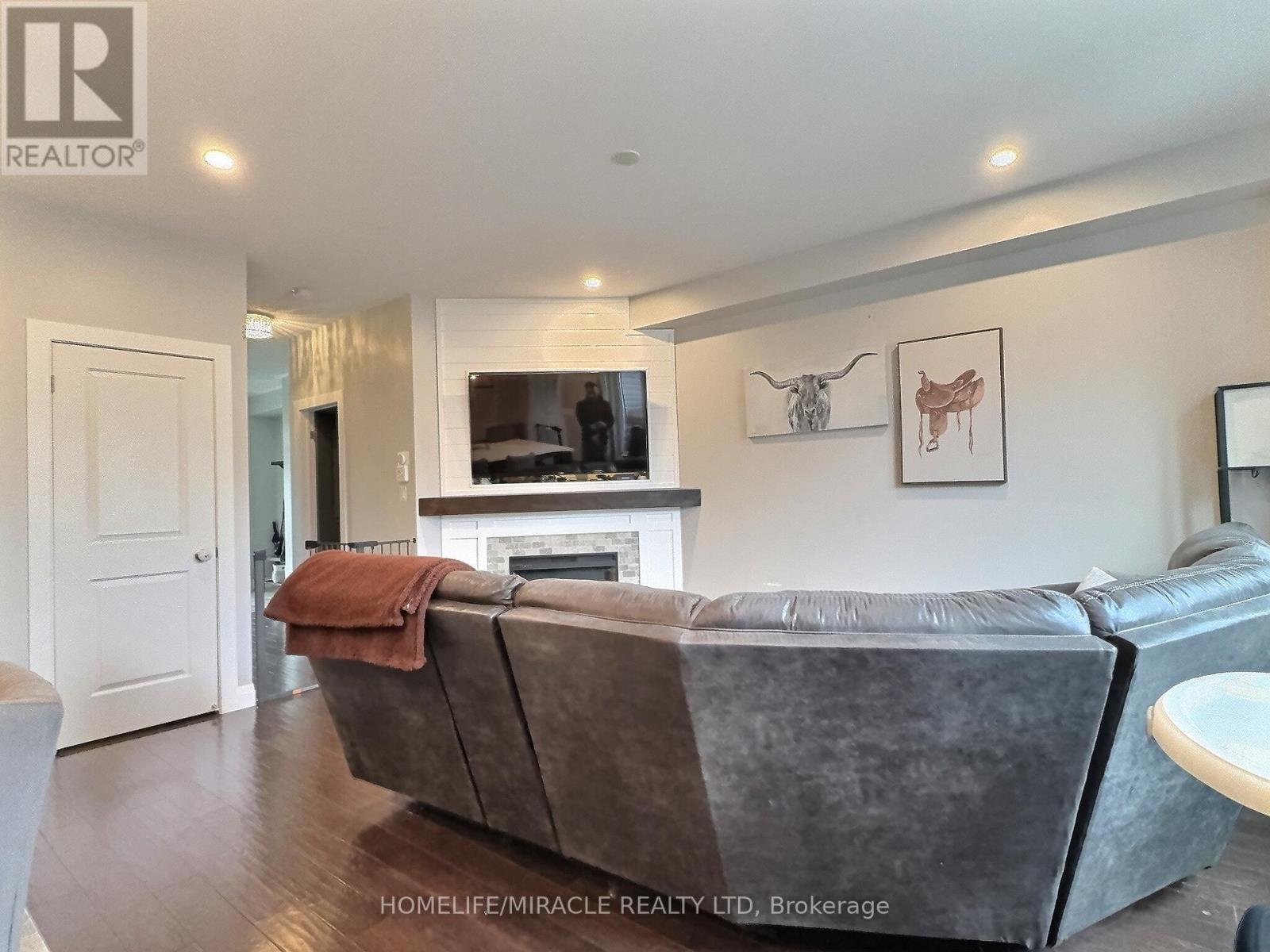 50 Murray Tabb Street, Clarington, Ontario  L1C 3K7 - Photo 5 - E12555922