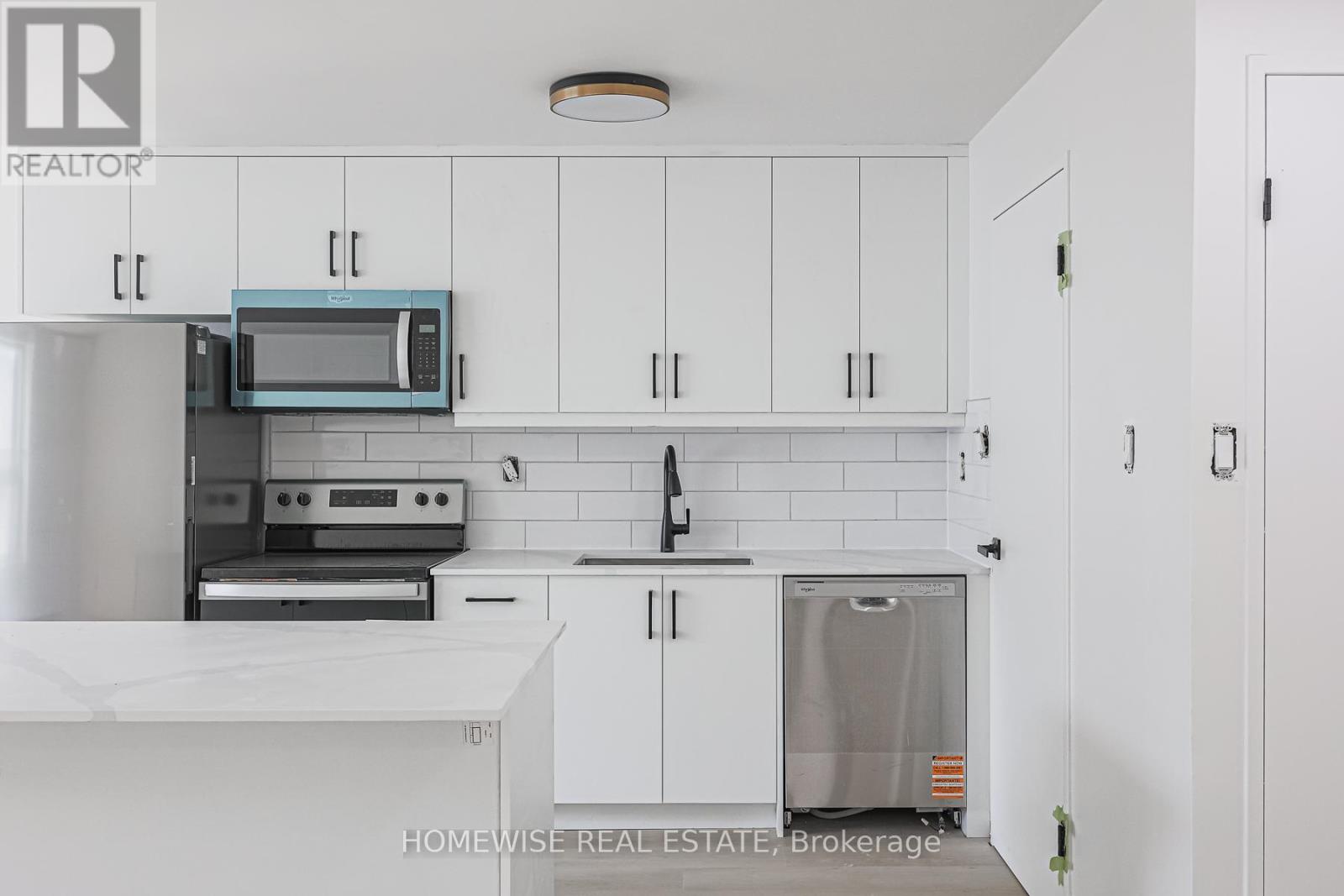 10 - 81 Ontario Street, Clarington, Ontario  L1C 2S6 - Photo 3 - E12556018