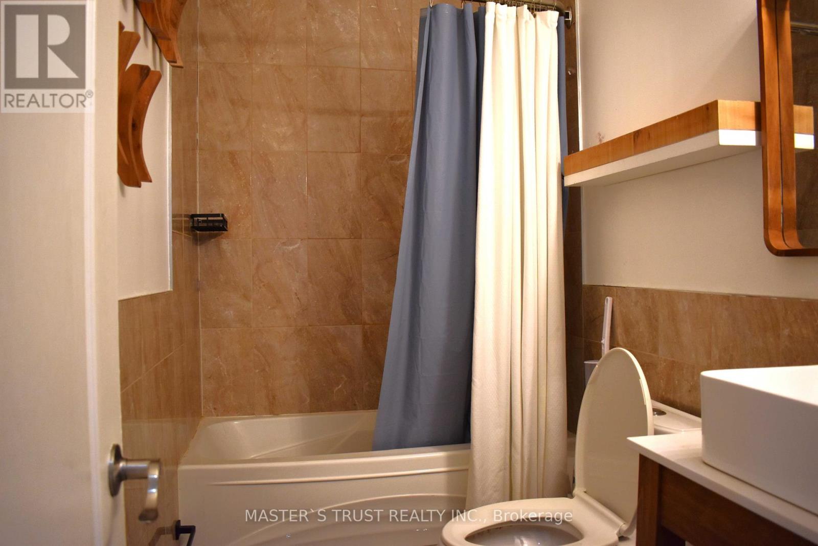 966 Dundas Street E, Toronto, Ontario  M4M 1R5 - Photo 13 - E12556062