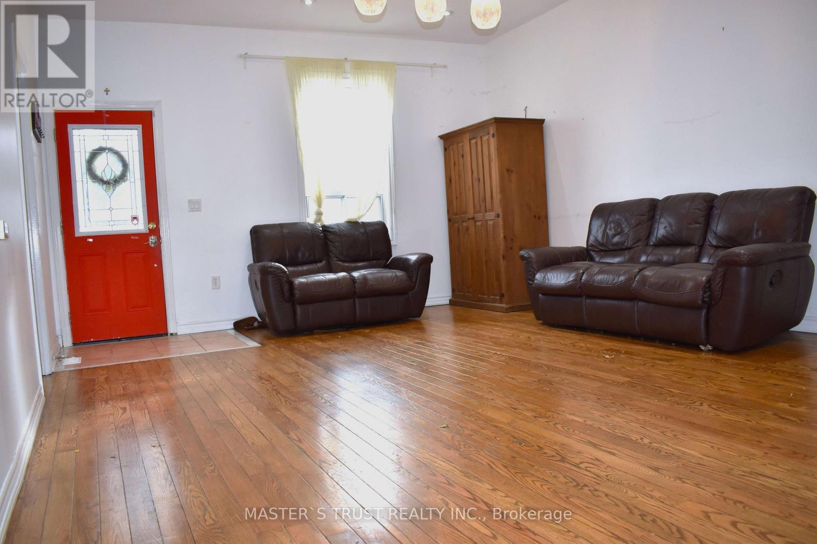 966 Dundas Street E, Toronto, Ontario  M4M 1R5 - Photo 2 - E12556062