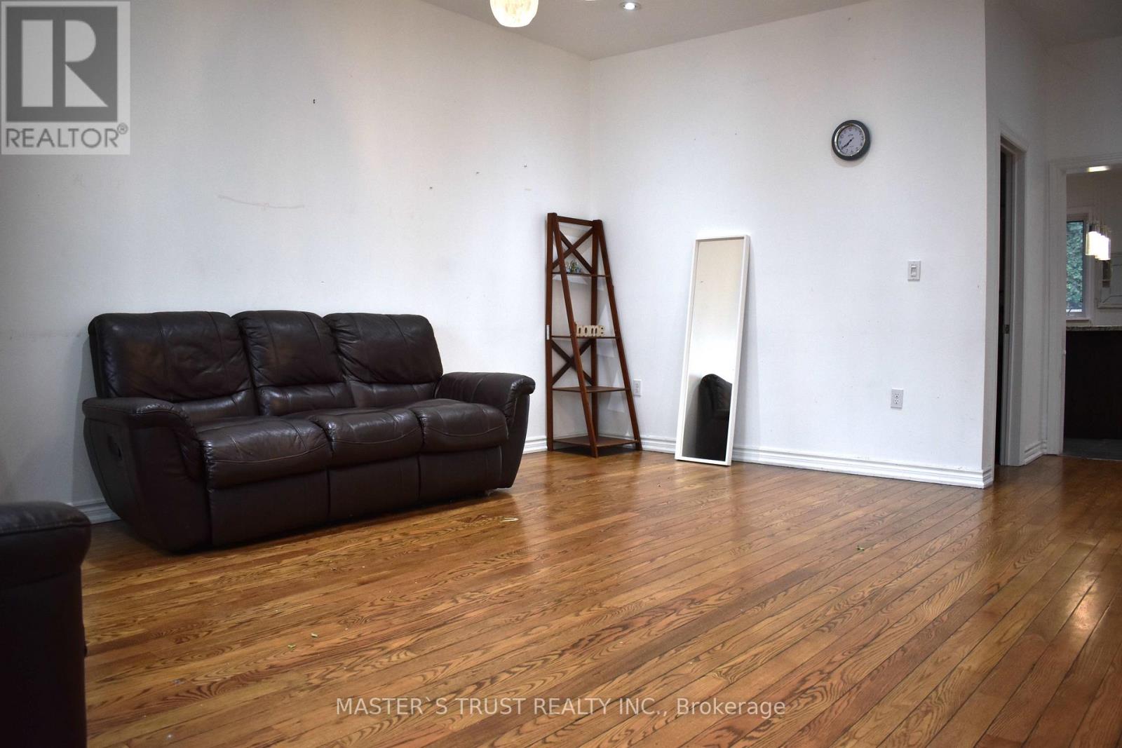 966 Dundas Street E, Toronto, Ontario  M4M 1R5 - Photo 3 - E12556062