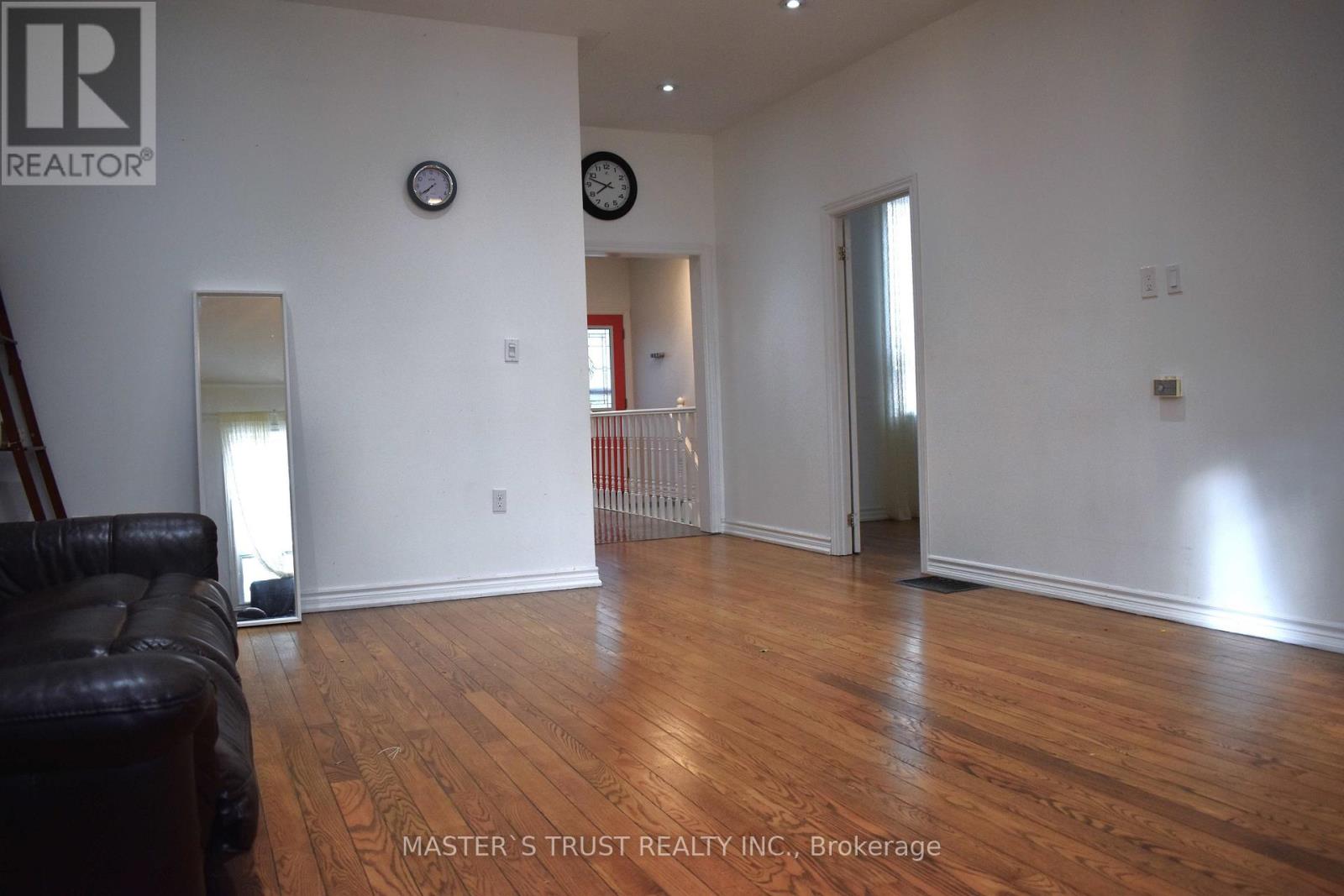 966 Dundas Street E, Toronto, Ontario  M4M 1R5 - Photo 6 - E12556062