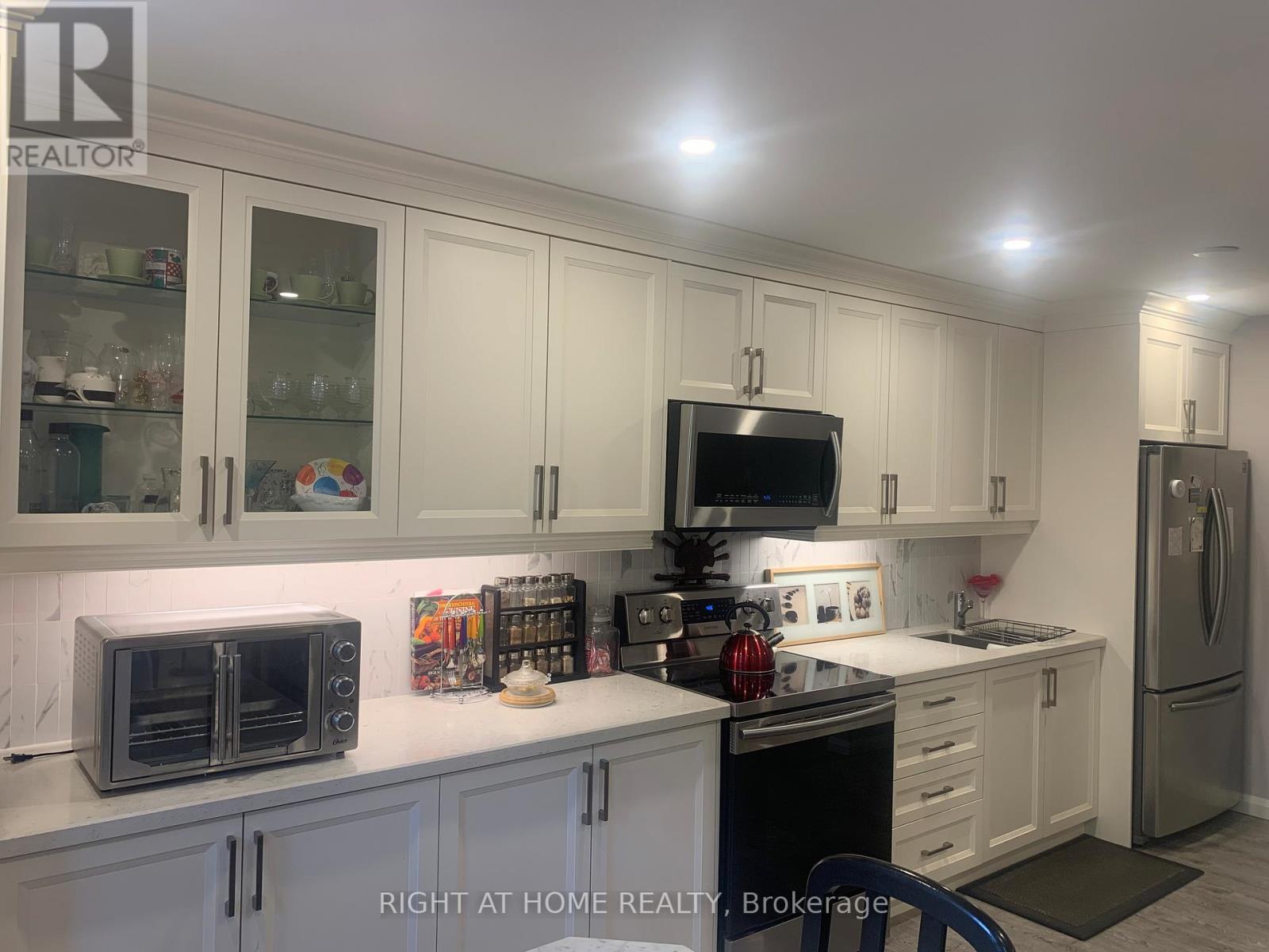 208 - 100 Dundalk Drive, Toronto, Ontario  M1P 4V2 - Photo 5 - E12556112