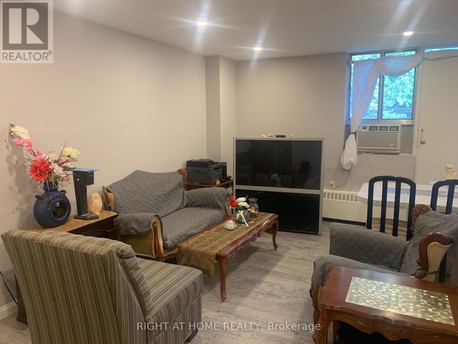 208 - 100 Dundalk Drive, Toronto, Ontario  M1P 4V2 - Photo 7 - E12556112