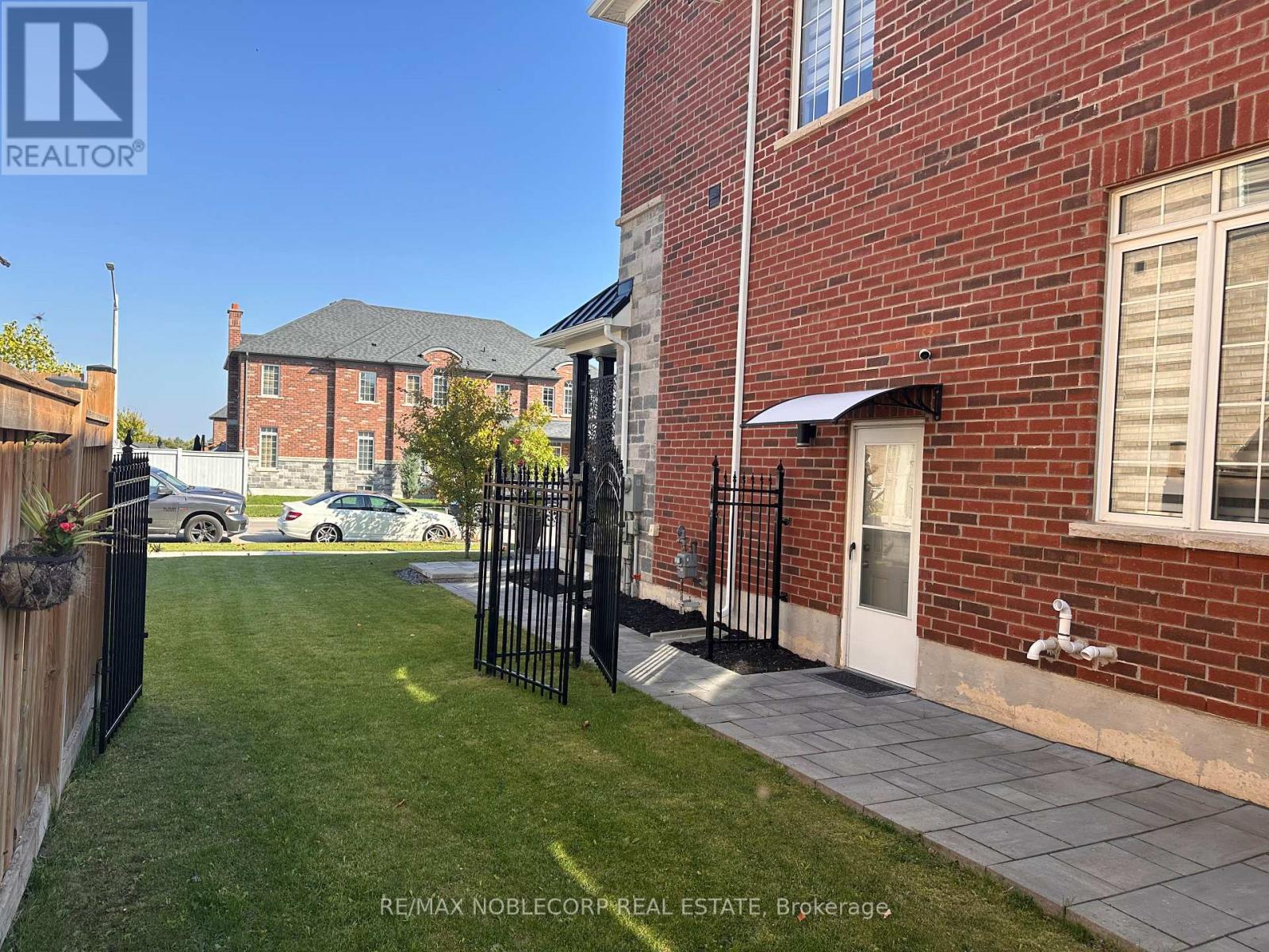 68 Inverness Way, Bradford West Gwillimbury, Ontario  L3Z 0W5 - Photo 39 - N12555744