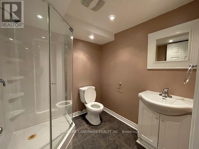 2086 Thornlea Drive, Oakville, Ontario  L6L 1K6 - Photo 22 - W12420298