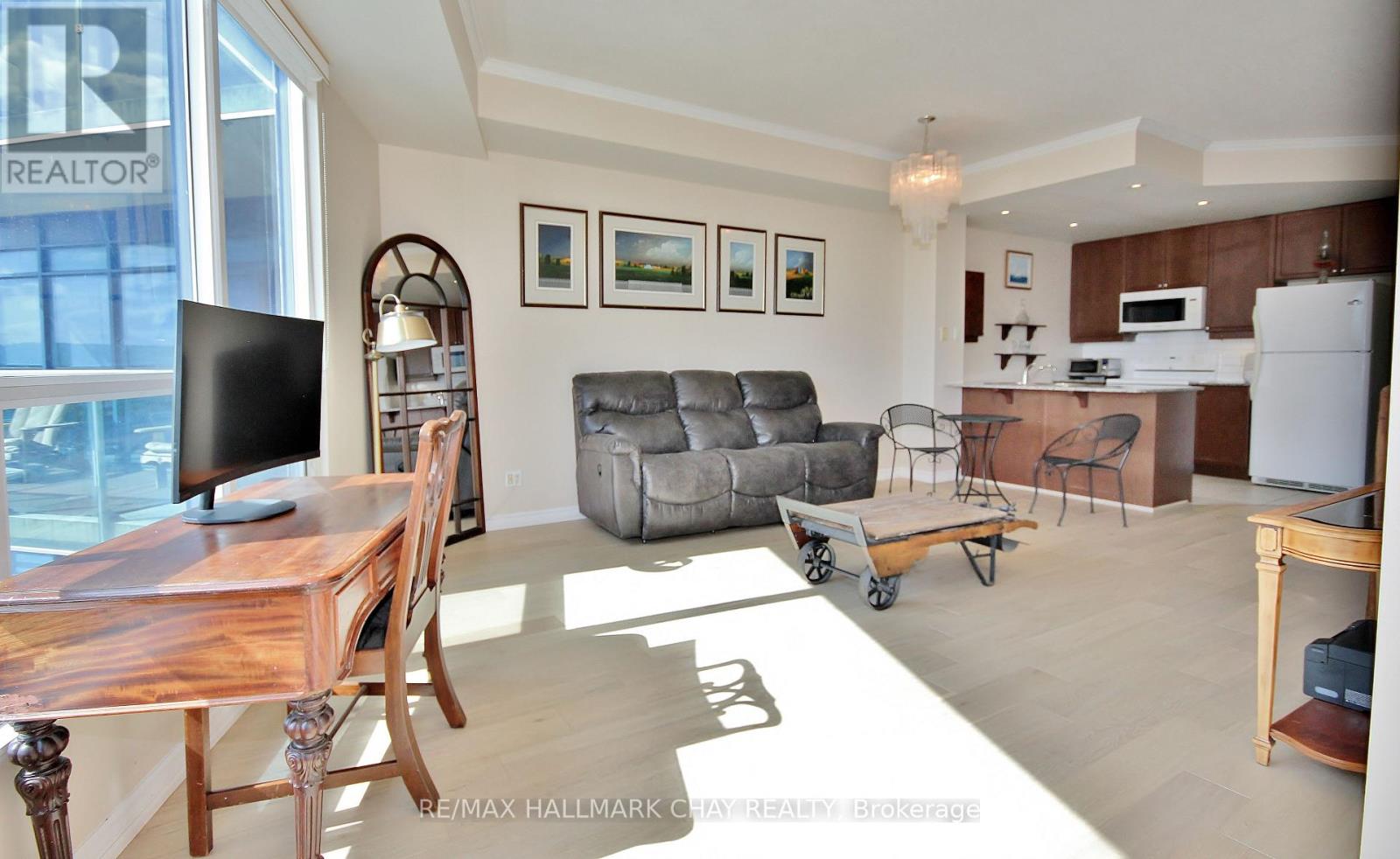 511 - 37 Ellen Street, Barrie, Ontario  L4N 6G2 - Photo 3 - S12437141