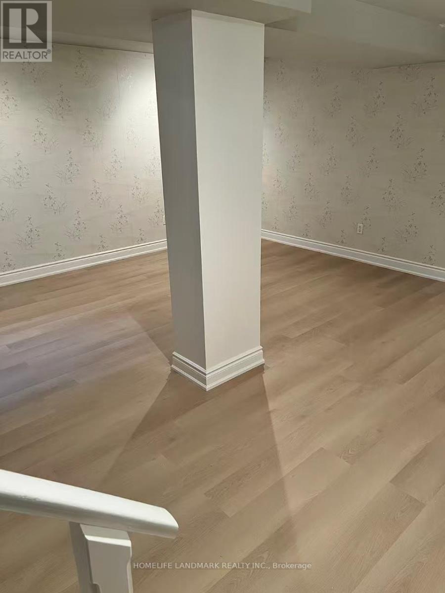 2086 Thornlea Drive, Oakville, Ontario  L6L 1K6 - Photo 24 - W12420298