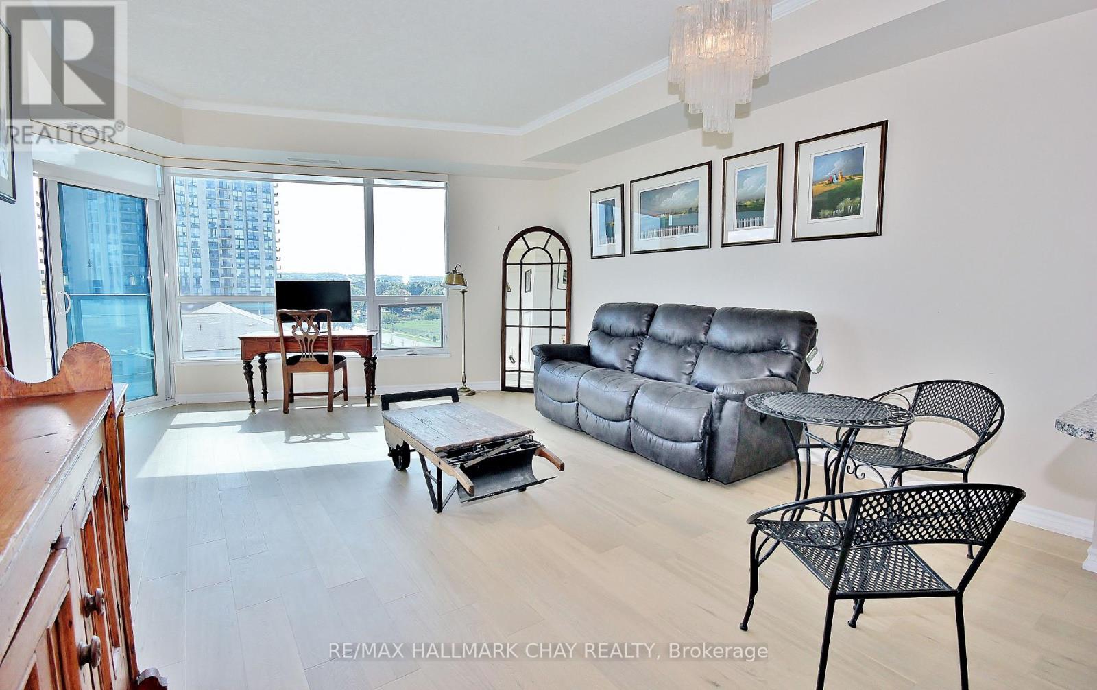 511 - 37 Ellen Street, Barrie, Ontario  L4N 6G2 - Photo 4 - S12437141