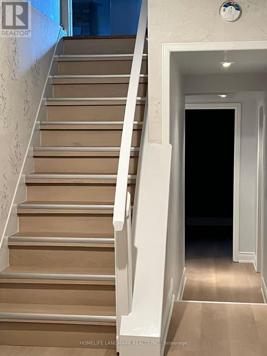 2086 Thornlea Drive, Oakville, Ontario  L6L 1K6 - Photo 29 - W12420298