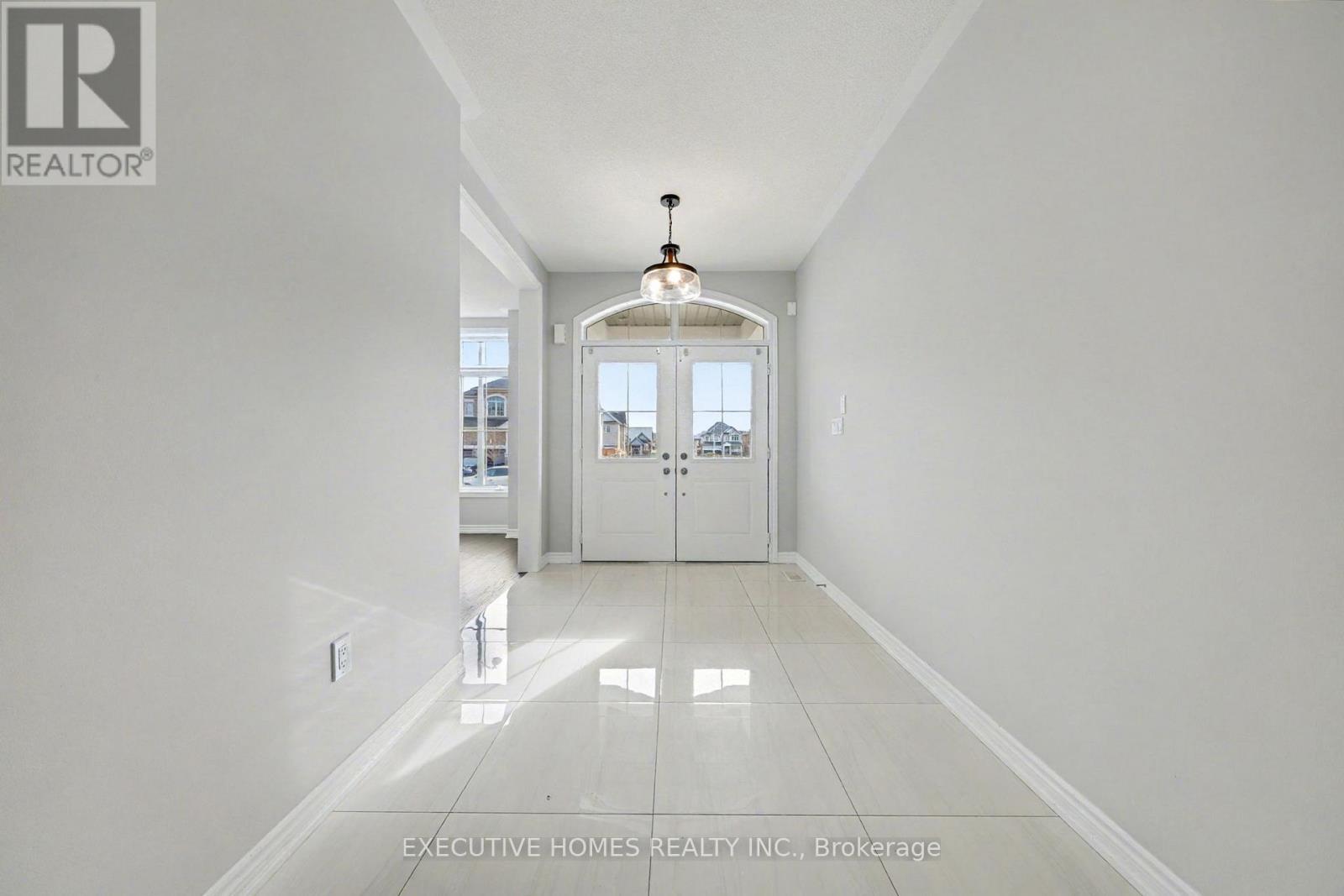 1753 Emberton Way, Innisfil, Ontario  L9S 0N4 - Photo 9 - N12555980