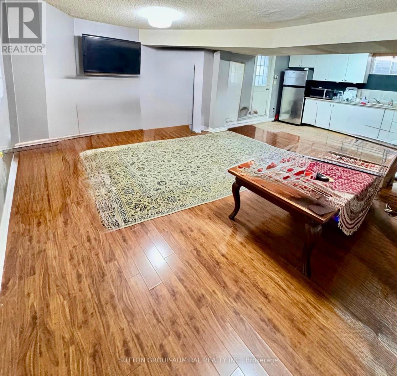 16 Somerset Crescent, Richmond Hill, Ontario  L4C 8N4 - Photo 7 - N12556056