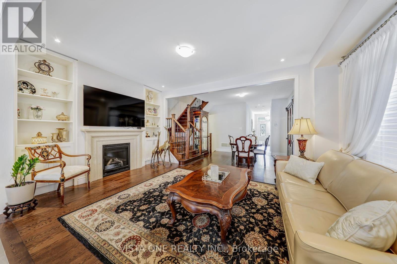 26 Zenith Avenue, Vaughan, Ontario  L4H 4K9 - Photo 8 - N12556058