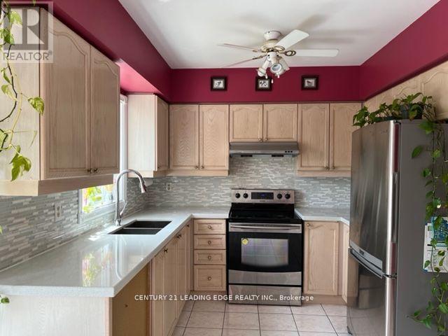 35 Owl Ridge Drive, Richmond Hill, Ontario  L4S 1P7 - Photo 5 - N12556124