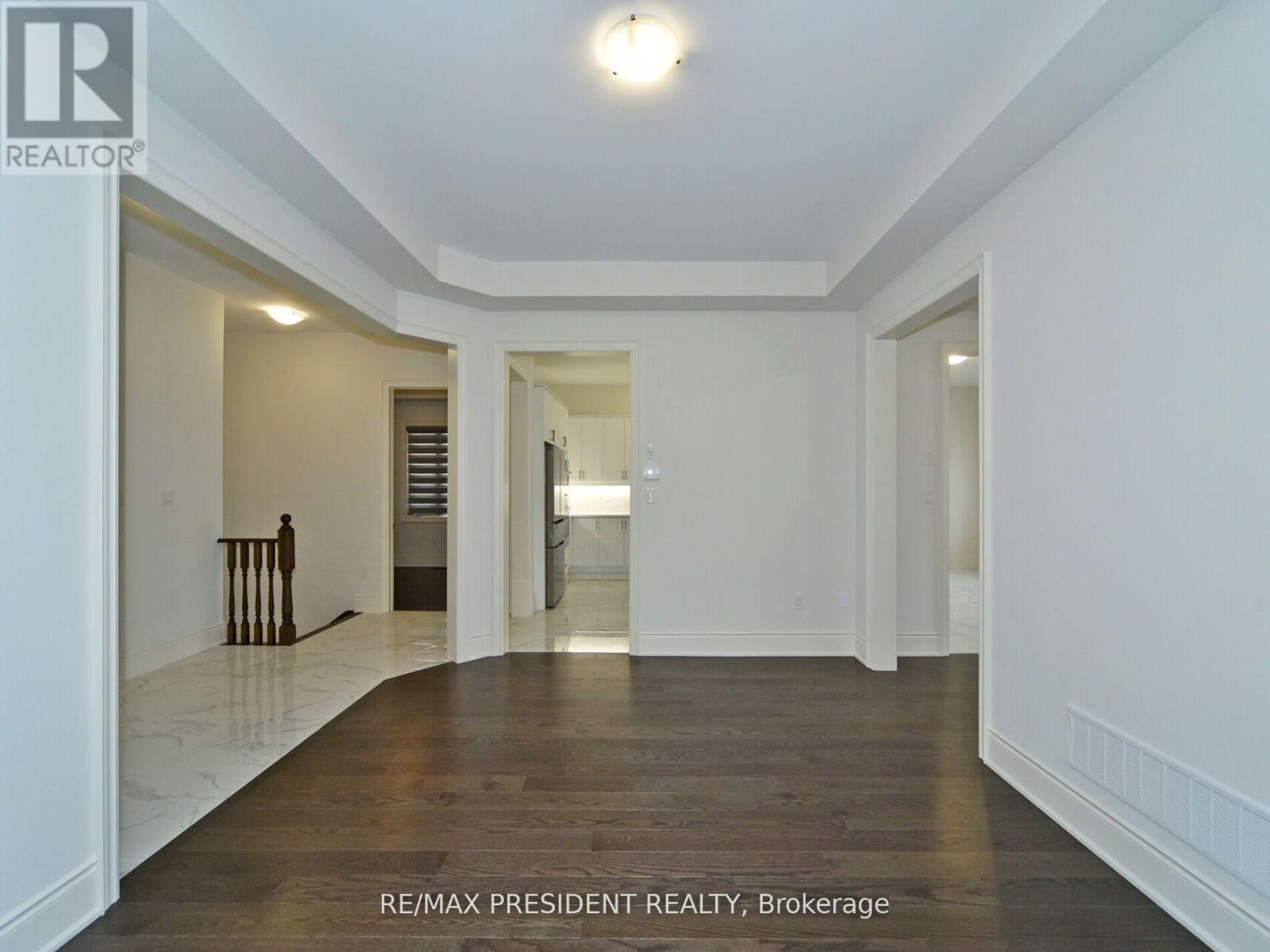 210 Mckean Drive, Whitchurch-Stouffville, Ontario  L4A 5C2 - Photo 9 - N12556138