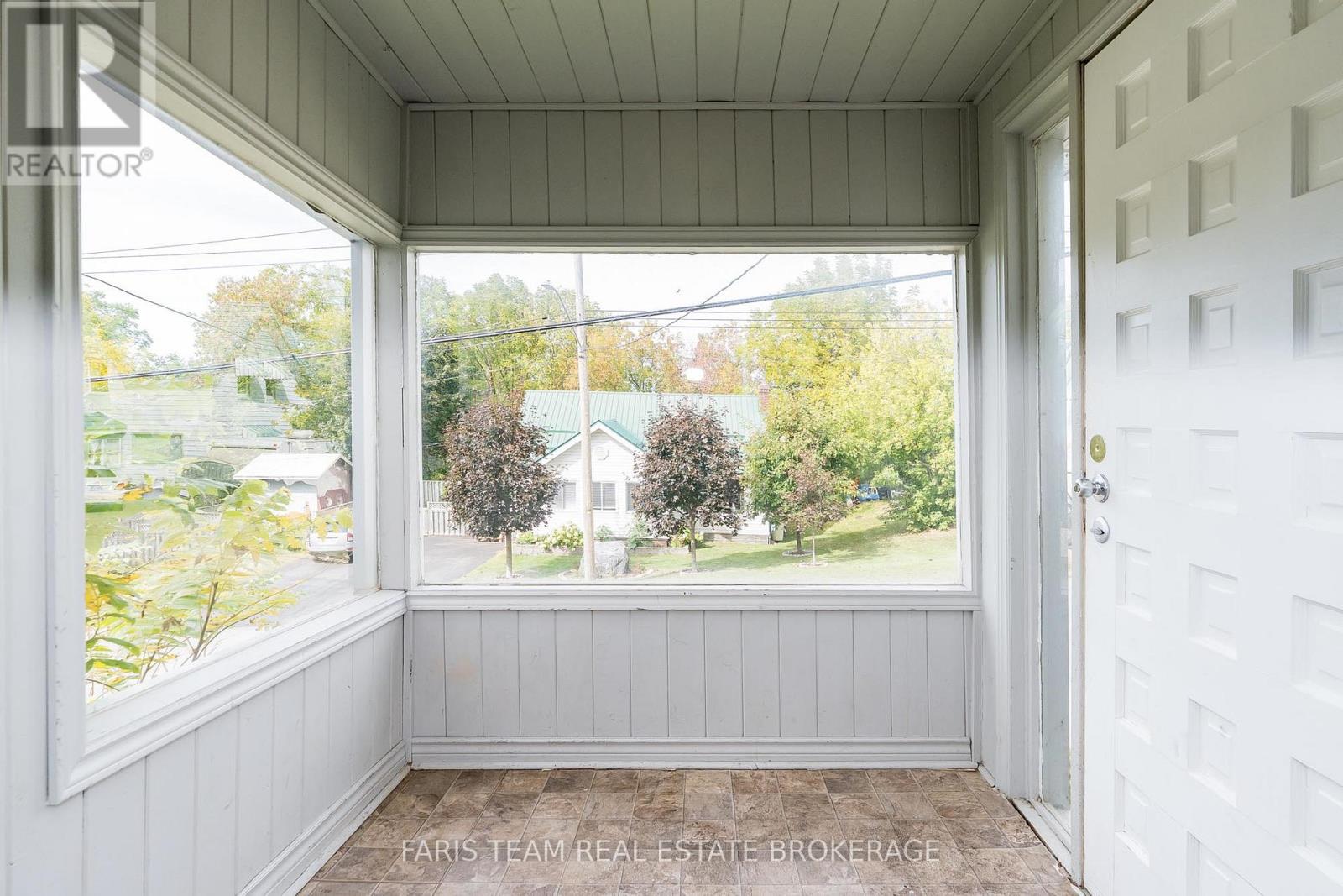 405 Bay Street, Midland, Ontario  L4R 1K7 - Photo 3 - S12555940